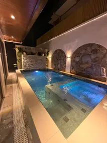 30 mins from QC | Pool and Jacuzzi | Casa Latina - Image 2