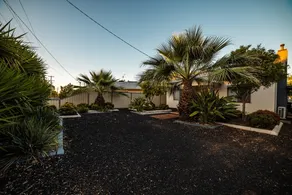 Hydrangea Cottage- Sleeps 6- Mildura - Image 5