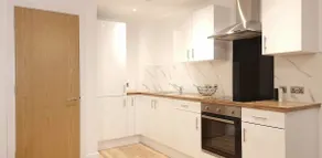 Luxury Flat: Big Balcony, Gym, Wifi, & Kitchen - Image 2
