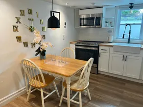 Luxury 5 minutes from the Airport! - Image 5
