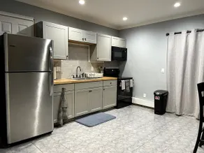 Spacious 1 Bedroom Apartment - Image 4