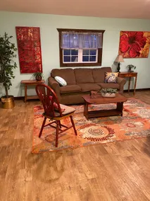 Dragonfly Meadows Guesthouse - Image 5