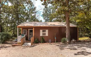 Dragonfly Meadows Guesthouse - Image 2