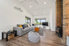 Willunga House - A Scenic Wine Region Stay - Image 2