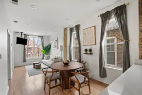 Duplex Luxury Apartment with King Suite - Image 2
