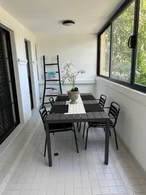 Quiet, spacious & central - Image 4