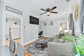 City Bliss: Stylish 1BR Escape - Image 3
