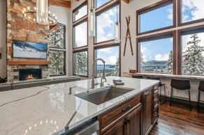 Golf Getaway Stunning Lake & Mountain Views - Image 3