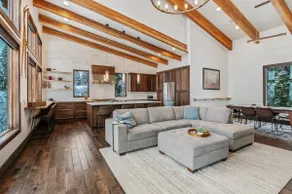 Golf Getaway Stunning Lake & Mountain Views - Image 2