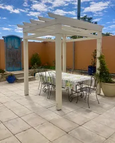 Tuscan inspired coastal getaway (pet friendly) - Image 2