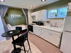 Downtown Studio - Woodland Historic District - Image 3