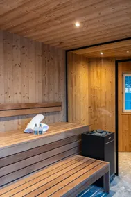 Traminer house with heated pool - Image 3