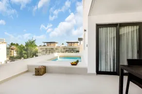 Elegant Seaside retreat with private pool Terrace - Image 2