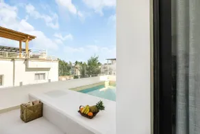 Elegant Seaside retreat with private pool Terrace - Image 4