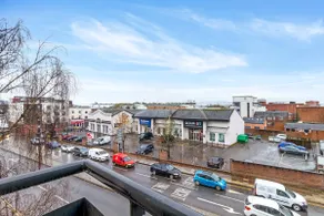 Central 1BD with Free Underground Parking - Image 5