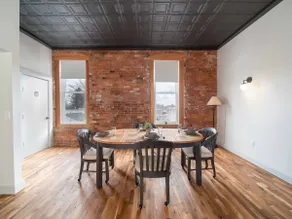 Cozy Loft-Pet Friendly-Spacious - Image 5