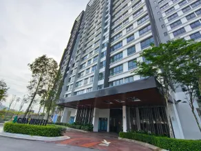 Gaia Residences Bandar Gamuda Gardens, Cozy Retreat with Mountain Views - Image 3