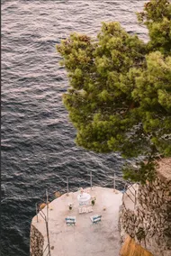 Entre los acantilados y el mar, Costa de Amalfi Villa en el océano. - Image 3