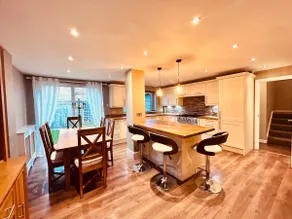 Stunning 3BR House w/ Parking - Image 2