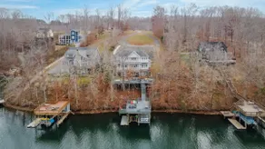 Lakefront, Hot tub Dock, kayaks, fire pit, 12 beds - Image 4