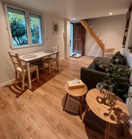 House with garden and air conditioning in Paris - Image 2