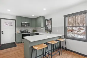 The Pinefall- Designer 5 Acre Cabin-Hunter/Windham - Image 3