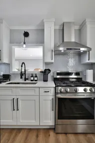Bexley Park Modern Retreat House - Image 4
