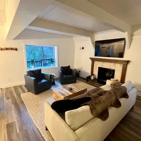 Lake Arrowhead Lux Black Cabin - Image 5