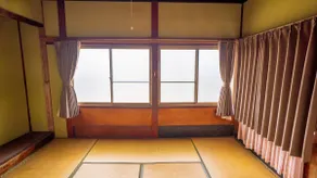 Limited to 1 group per day ”Hojouzu” entire house rental | Historic old house with a fishing port right in front - Image 4