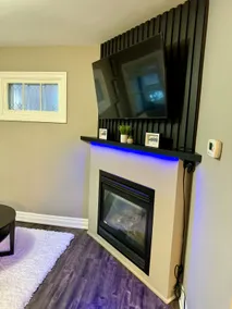 Cozy 1-Bedroom Retreat with Relaxing Sunroom - Image 4