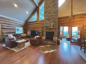 Lazy Bear Haven - Luxury Log Cabin Retreat - Image 5