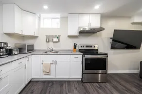 Private basement apartment - Image 5