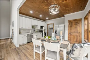 Modern Gatlinburg Chalet, Scenic Mountain Views - Image 5