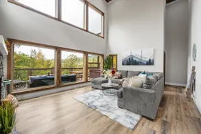 Modern Gatlinburg Chalet, Scenic Mountain Views - Image 4