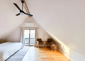 Relaxing Chalet Getaway, 5 min to Main St - Image 4