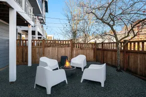 Chic Seattle getaway-Stadiums/Grill/Firepit/Beach - Image 2