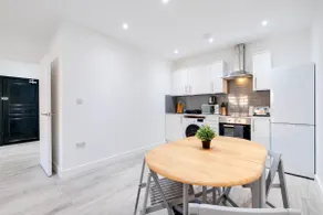 Corby Town Centre Serviced Apartment-01 with Wi-Fi - Image 3