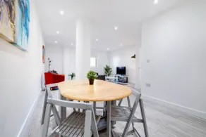 Corby Town Centre Serviced Apartment-01 with Wi-Fi - Image 4