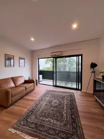 Apartments in Islington with AC, Balcony & Wifi. - Image 5