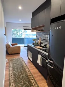 Apartments in Islington with AC, Balcony & Wifi. - Image 2