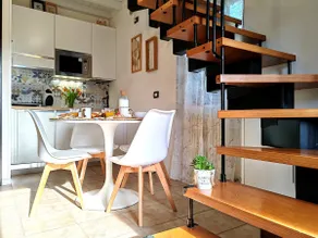 Glam apartment with loft - Image 4