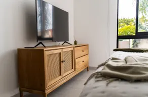 Spectacular Designer Apartment - Image 5