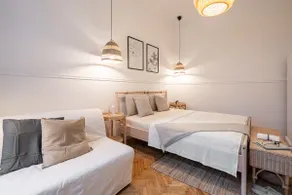 Draco Suite with A/C - Image 5