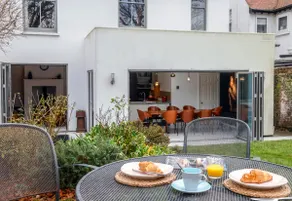Detached Edwardian Villa with Garden and Parking - Image 4