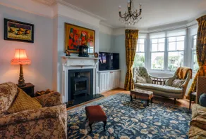 Detached Edwardian Villa with Garden and Parking - Image 2