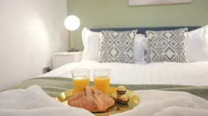Luxury Brighton Seaside 2BR Townhouse | Sleeps 6 - Image 4