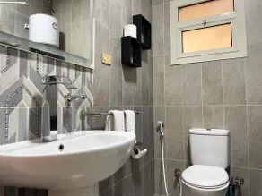 Spacious Sunny Retreat-10min ride to Tahrir Square - Image 4