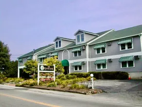 Ogunquit Downtown- 5 Mins from Playhouse and Beach - Image 5