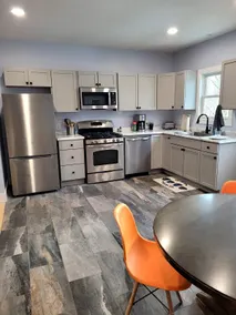 2 Bedroom Apartment-VT Getaway - Image 3