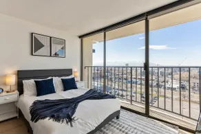 Modern studio near arena w/ elevator access LA - Image 4
